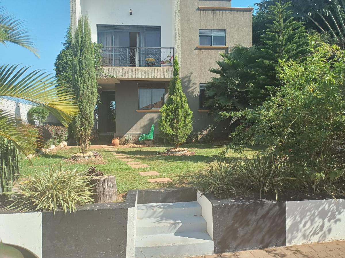 Jacuzzi City Home คัมพาลา ภายนอก รูปภาพ
