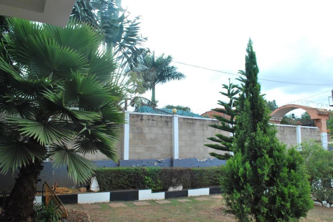 Jacuzzi City Home คัมพาลา ภายนอก รูปภาพ