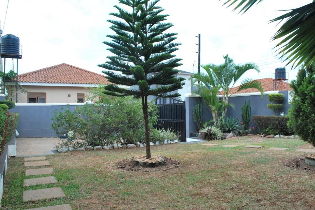 Jacuzzi City Home คัมพาลา ภายนอก รูปภาพ