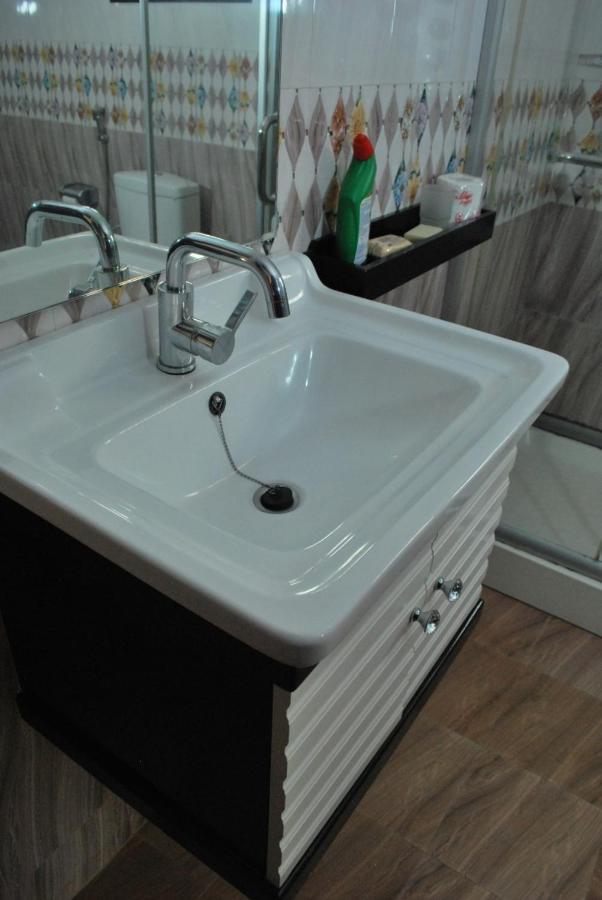 Jacuzzi City Home คัมพาลา ภายนอก รูปภาพ
