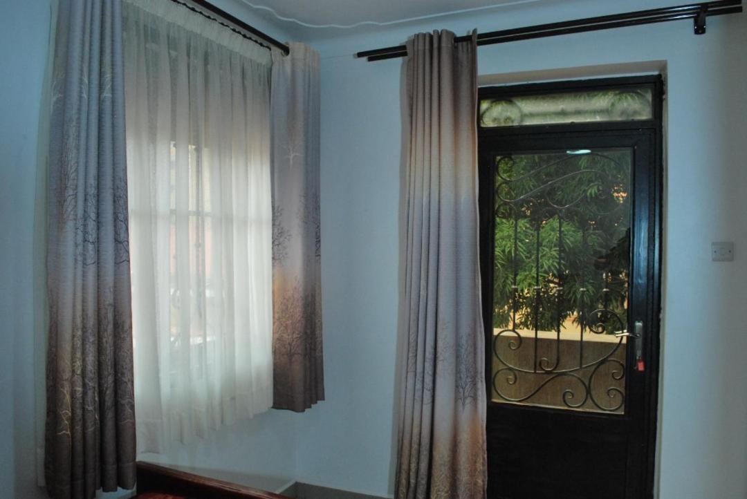 Jacuzzi City Home คัมพาลา ภายนอก รูปภาพ