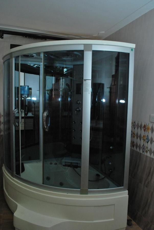 Jacuzzi City Home คัมพาลา ภายนอก รูปภาพ